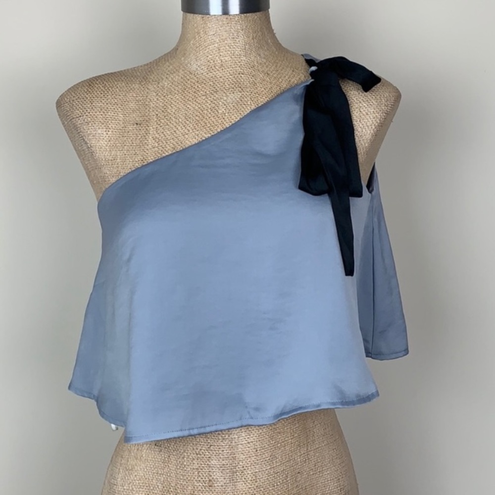One Shoulder Crop Shirt